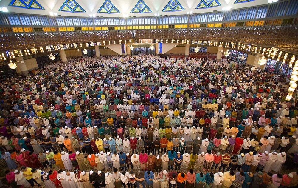 Eid al-Fitr celebrations around the world