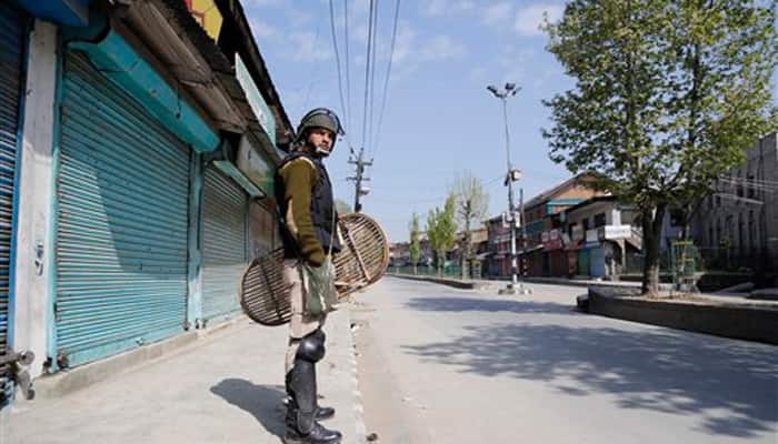 Six injured in stone pelting by protesters after Eid prayers in Kashmir