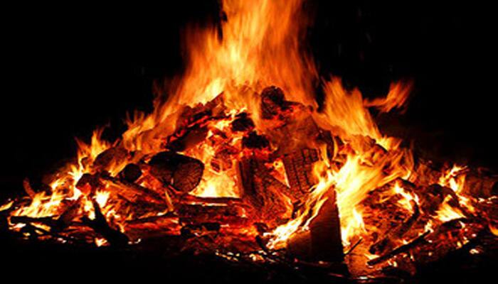 When Muslim Woman Walked Around The Funeral Pyre To Cremate Hindu Man 