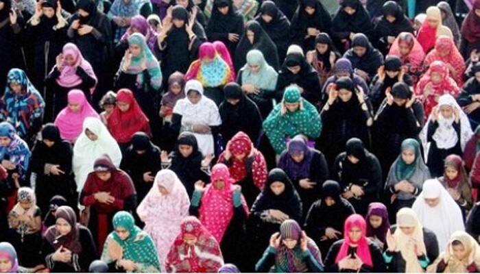 Historic! Muslim women offer Eid prayers in Lucknow&#039;s 300-year-old Aishbagh Mosque