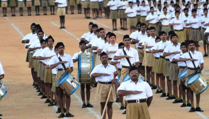 RSS mouthpiece &#039;Organiser&#039; favours chapter on &#039;Emergency&#039;, wants students to know who killed democracy