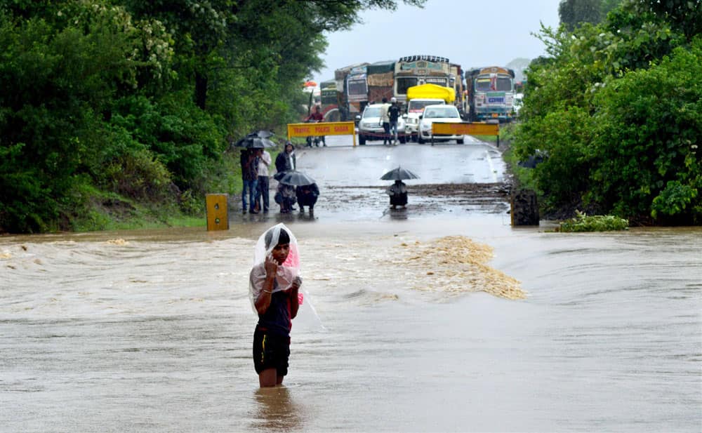 heavy rains in Gyaraspur in Vidisha