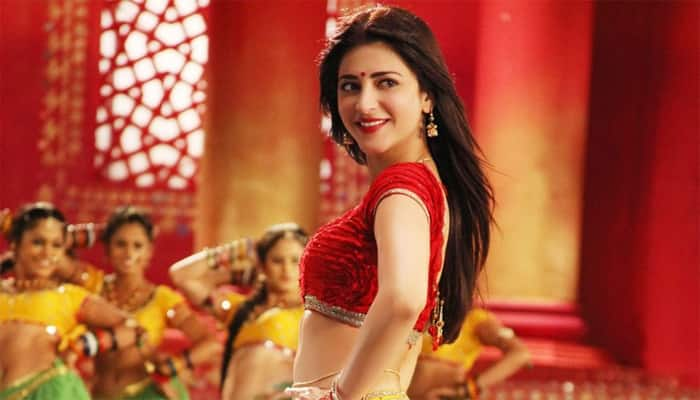 Bollywood beauty Shruti Haasan rejoices 4 million Twitter followers!