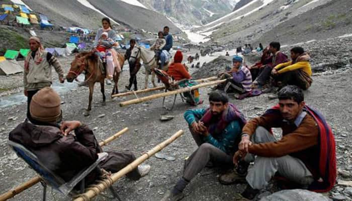 Amarnath Yatra remains suspended for 2nd day; no pilgrim allowed to move from Jammu to Kashmir Valley