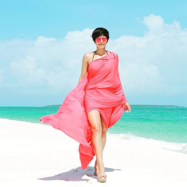 If it's #swimweek , let's knock back a shot of #salt !!- mandira bedi