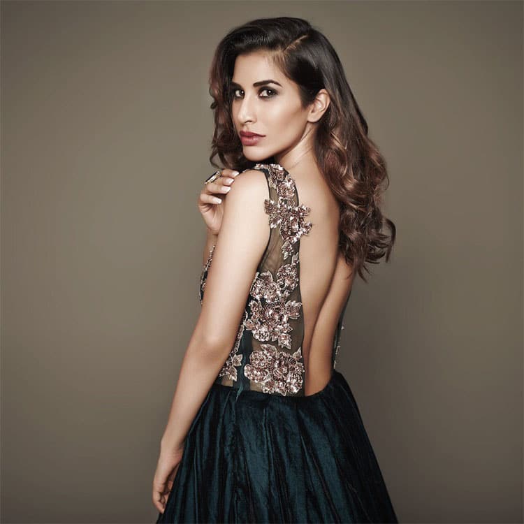 Twitter@Sophie_Choudry