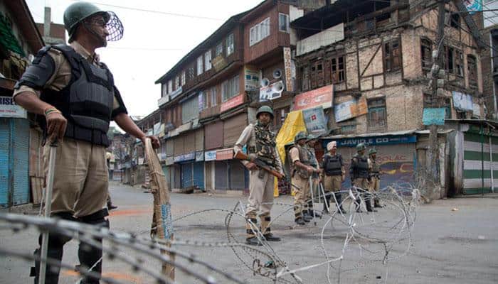 Curfew, shutdown continue for 13th day in Kashmir Valley