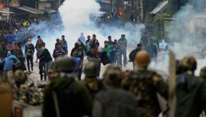 Kashmir unrest: 12 days on, curfew continues; newspapers refuse to publish despite permission