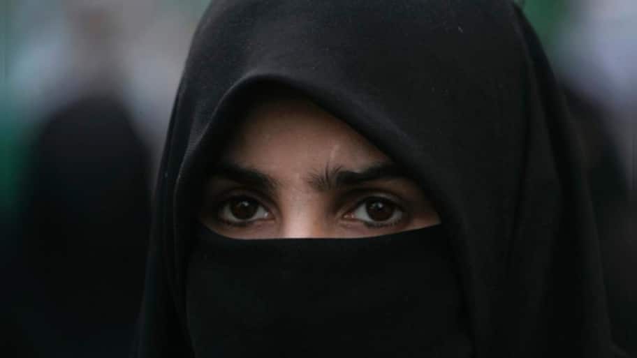Kerala's Hindu girl Aparna was forced to become Shahana; converted to Islam under pressure?