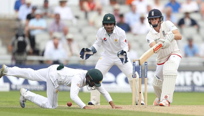 VIDEO! Watch Chris Woakes hit Mohammad Amir for a &#039;Sehwag-esque&#039; uppercut six