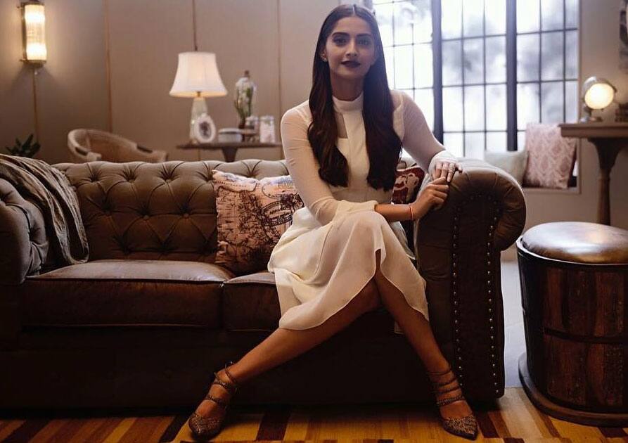 sonam kapoor :- In @prabalgurung for the new #voguebff show! #MUA sonam kapoor :- In @prabalgurung for the new #voguebff show! #MUA