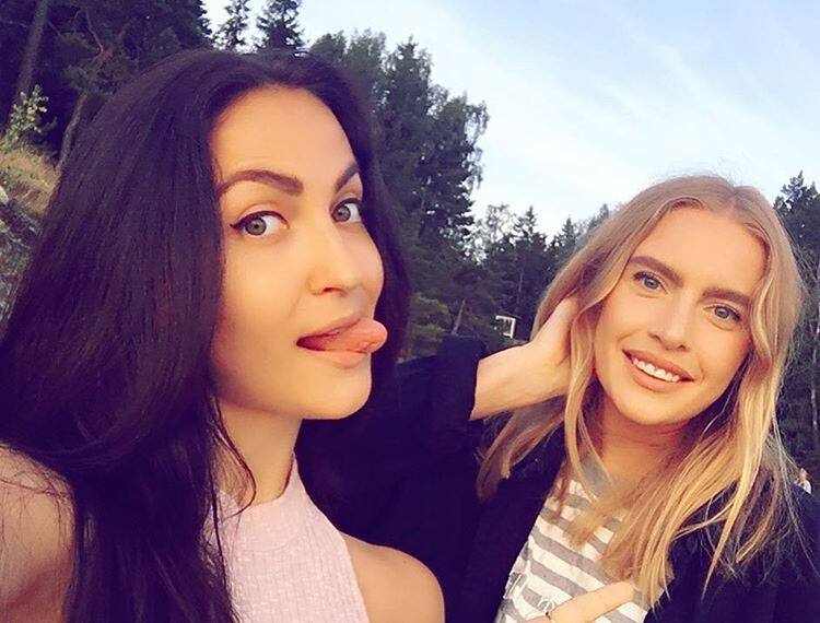 elli avram :- 23 years of friendship with this girl elli avram :- 23 years of friendship with this girl