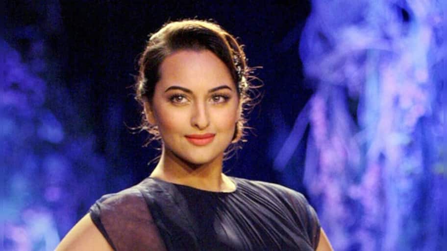 Sonakshi Sinha croons for 'Akira' | Movies News | Zee News
