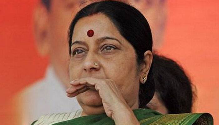 Oops! Sushma Swaraj condoled Mahasweta Devi&#039;s death, but quoted wrong books