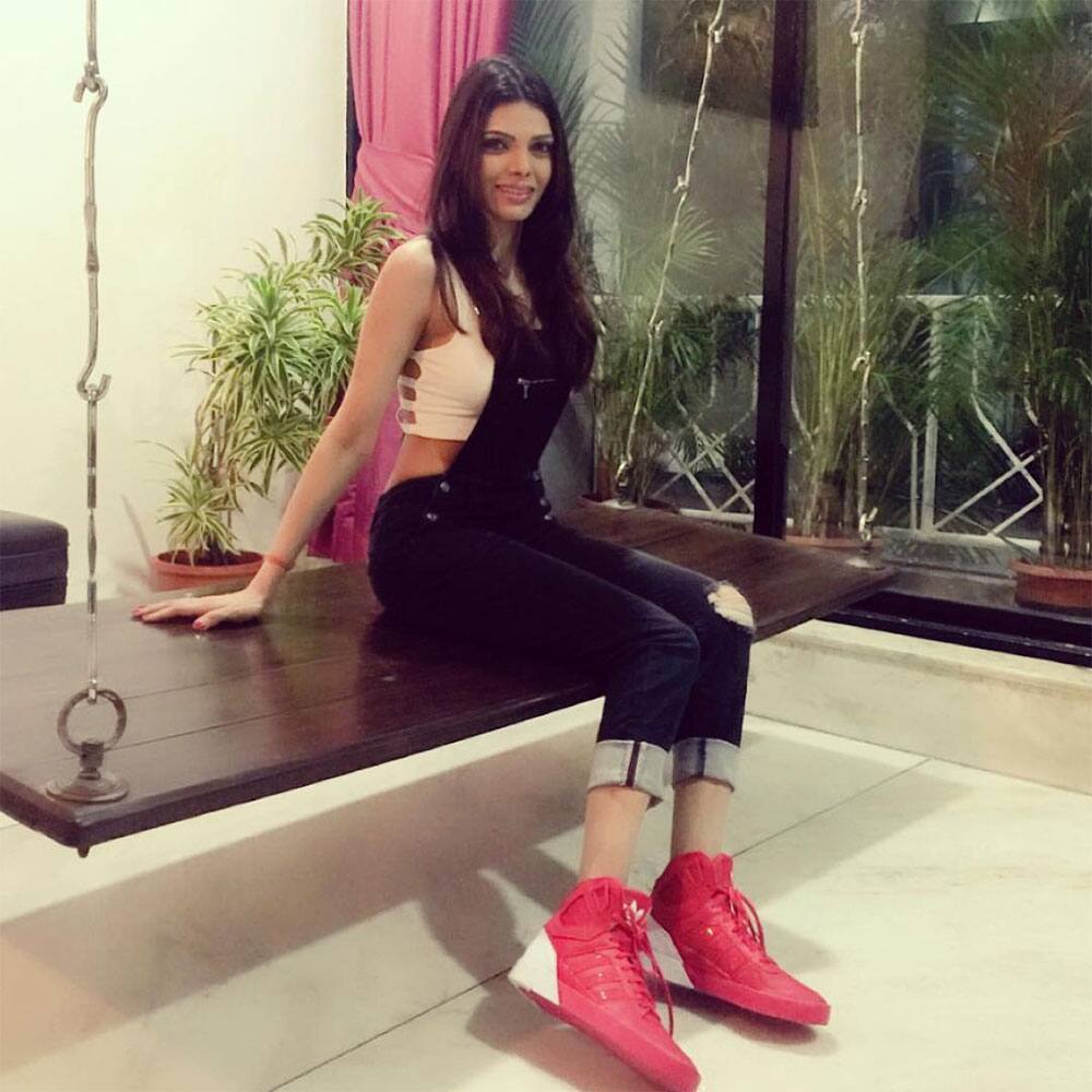 It's time for the #FridaySlay - Instagram@sherlynchopra It's time for the #FridaySlay - Instagram@sherlynchopra