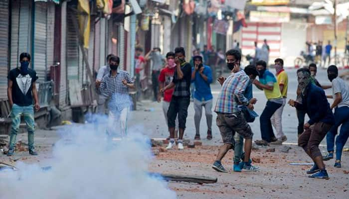 Fresh clashes break out in Kashmir, several injured; curfew lifted in parts of Valley