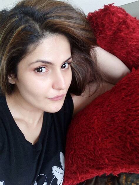 A stunning natural selfie- Zareen Khan A stunning natural selfie- Zareen Khan