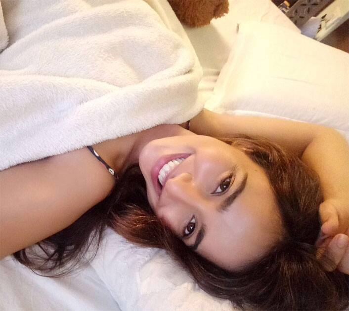 Capturing those perfect natural looking selfies- Neha Sharma Capturing those perfect natural looking selfies- Neha Sharma