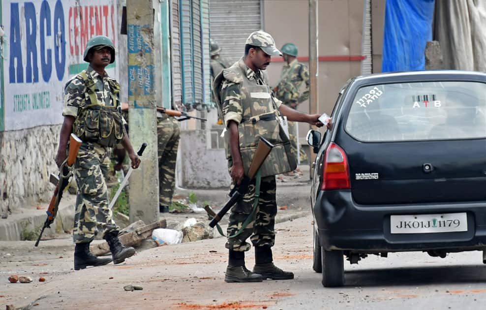 Curfew in Srinagar Curfew in Srinagar