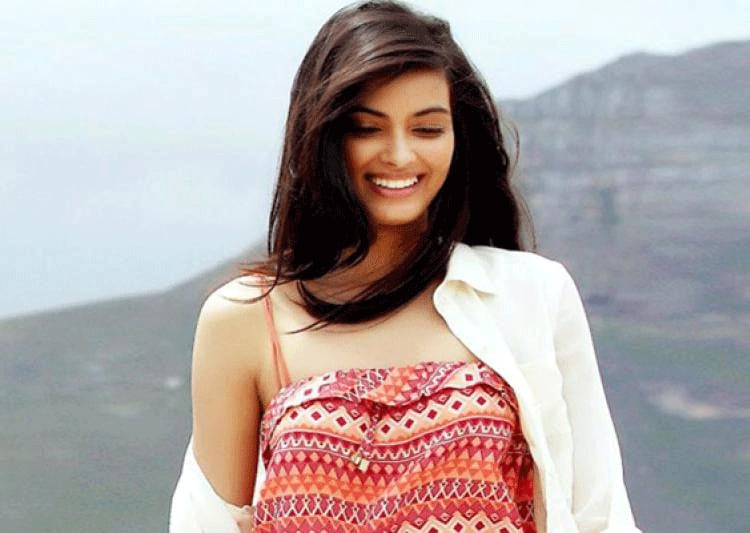 Thought of doing &#039;Cocktail’  type roles to be safe: Diana Penty