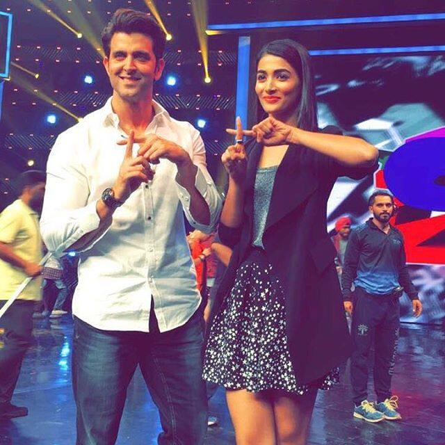 pooja hegde :- Dance Plus today! @hrithikroshan #Promotions #MohenjoDaro