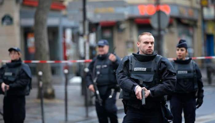 Paris police on alert for refugee who may be planning attack
