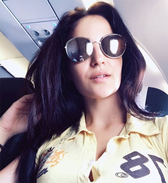 N I'm off to beautiful Bangalore- Elli Avram