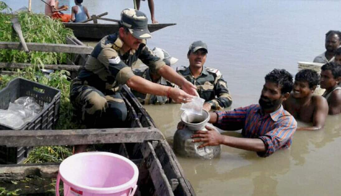  BSF jawans provide relief materials