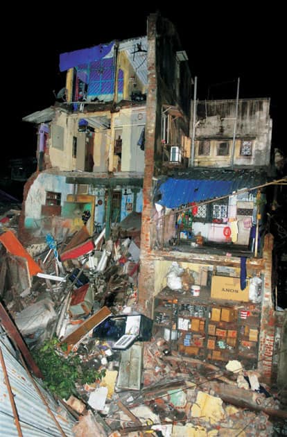 building collapsed in Mumbai