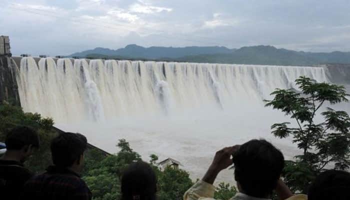 Sardar Sarovar dam starts overflowing