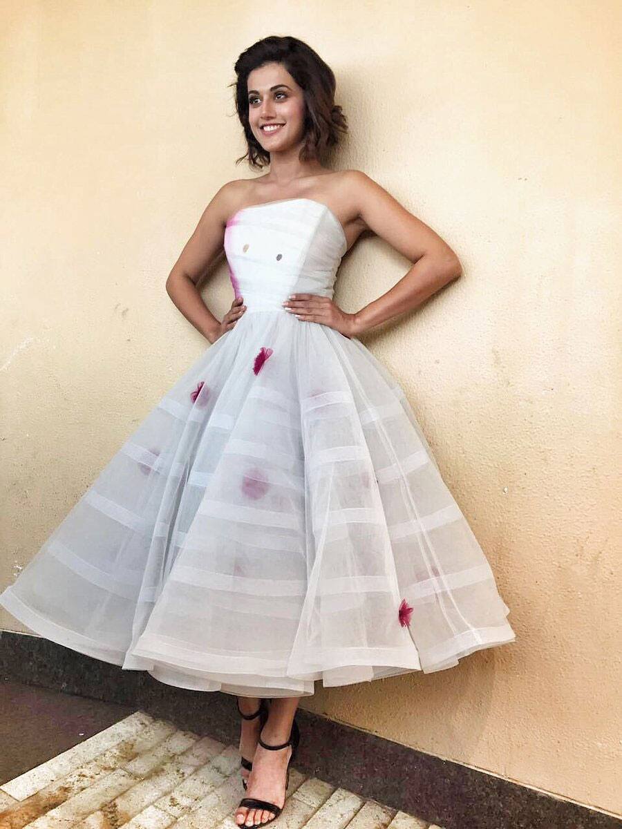 Twitter@taapsee Twitter@taapsee