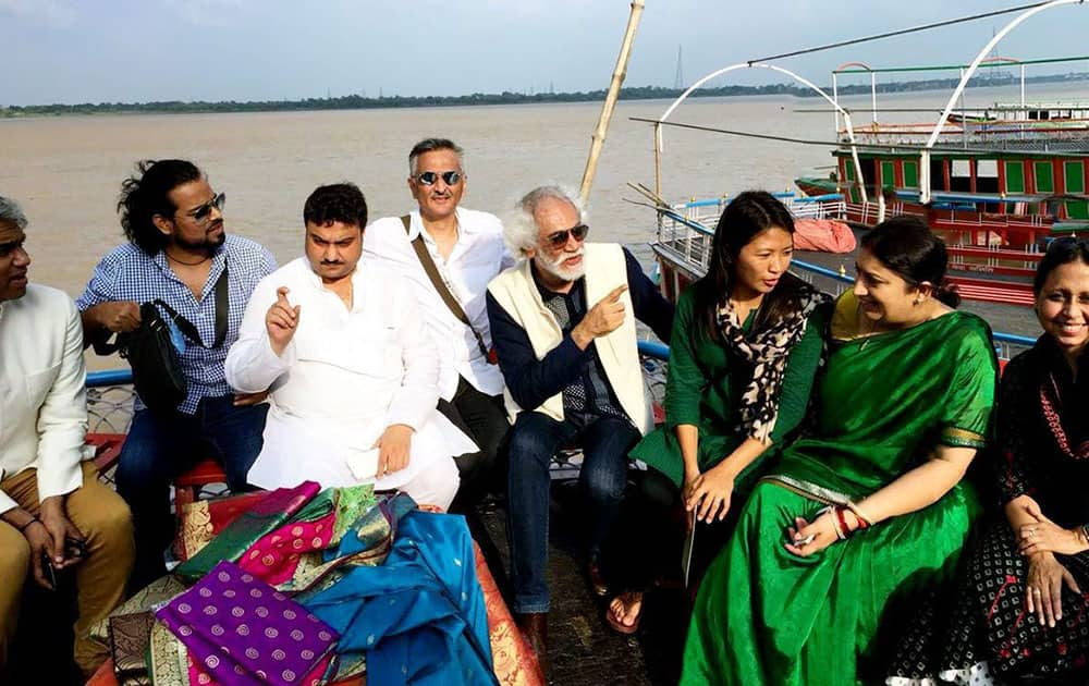 Smriti Irani take a boat ride to Assi Ghat to promote handloom in Varanasi