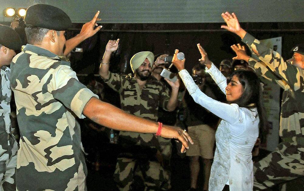 Bollywood singer Shilpa Rao dancing with BSF(Border Security Force) jawans ahead of the Raksha Bandhan festival