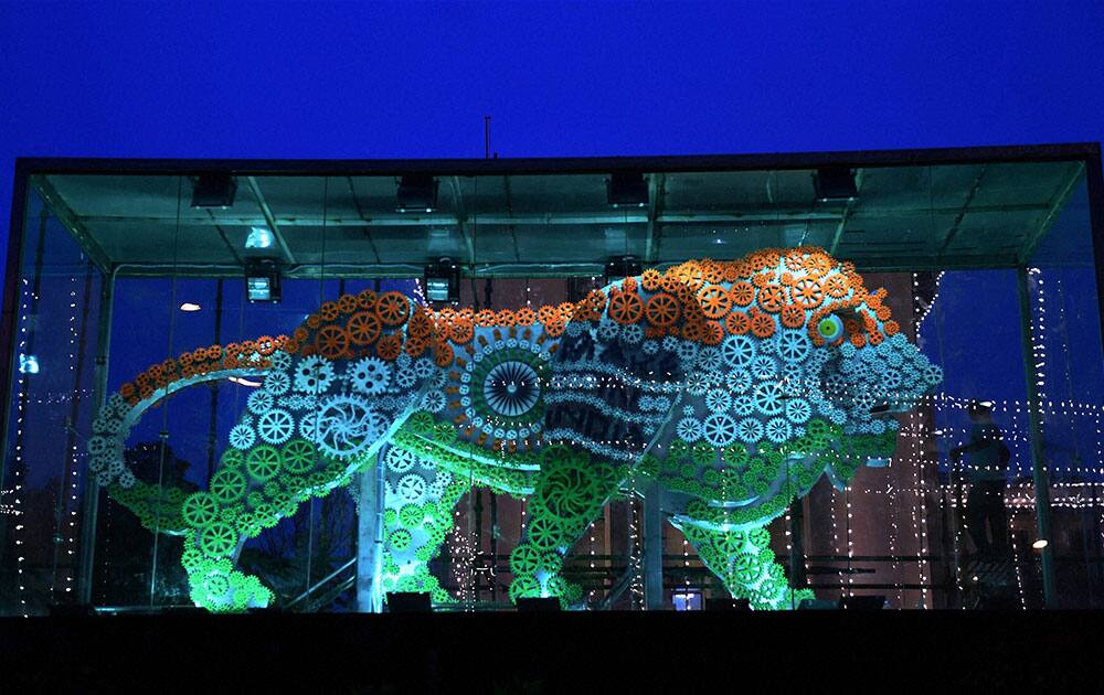 Illuminated Make in India logo being installed at Udyog Bhawan in New Delhi.