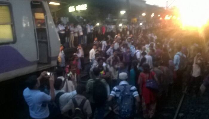 Here&#039;s why passengers protested at Badlapur station today
