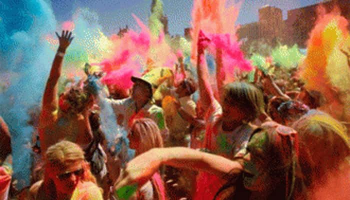 Egypt&#039;s largest Indian colour festival Holi kicks off