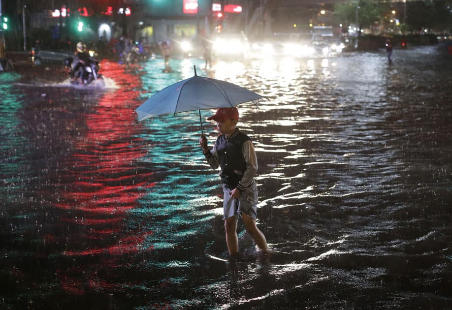 heavy rain pours in Manila, Philippines