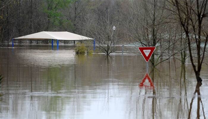 Five dead, 20,000 rescued in Louisiana floods