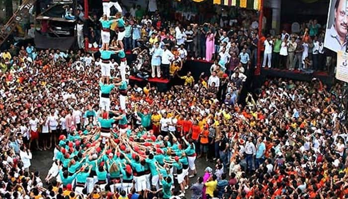 Dahi Handi fest: SC to pass order on issue of human pyramids&#039; height today