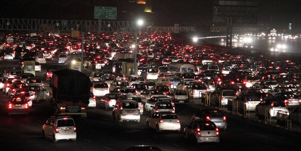 Vehicles get stuck in heavy traffic jam