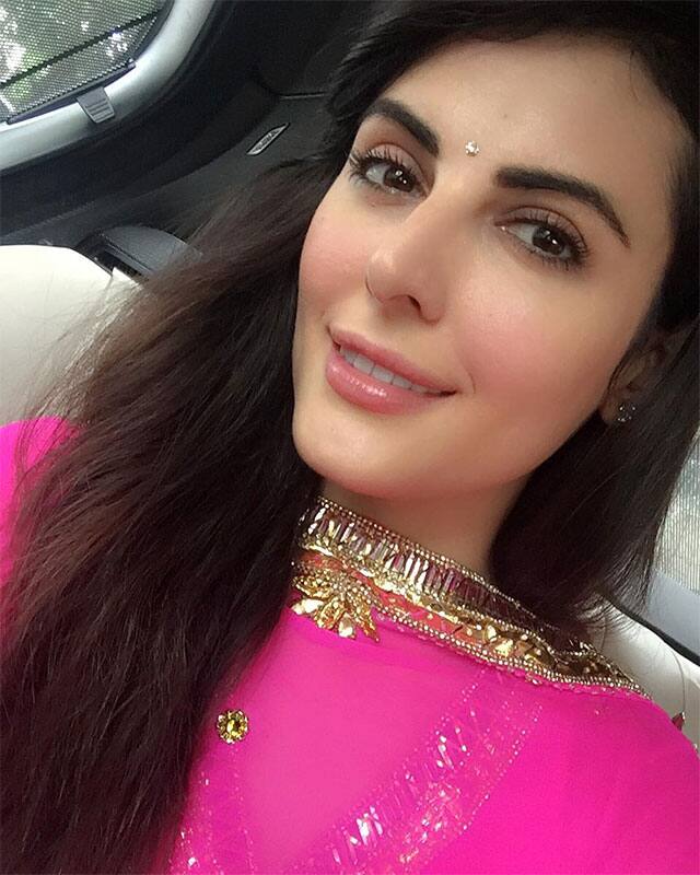 mandana karimi :- Happy Raksha bandhan