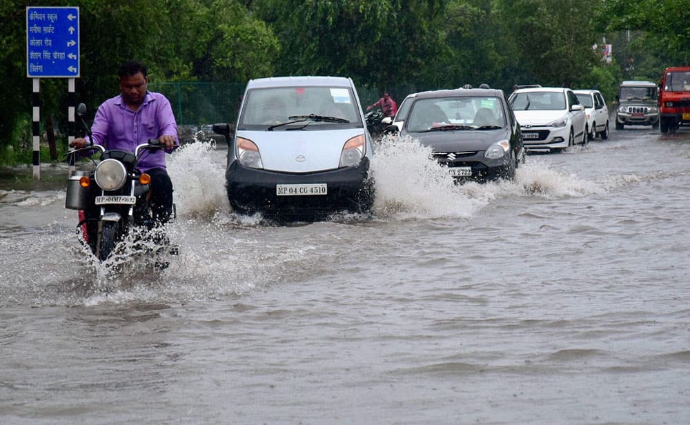 waterlogged road in Bhopal