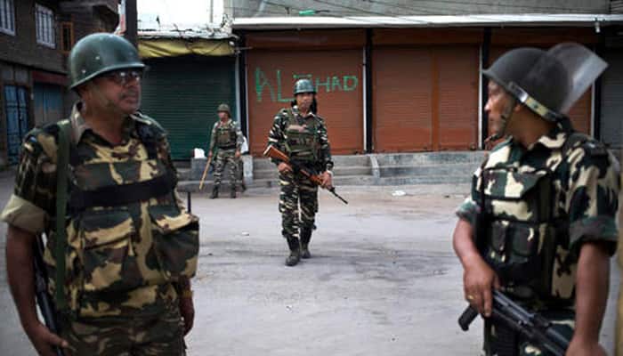 Kashmir unrest: Oppn delegation led by Omar Abdullah meets President, seeks his intervention