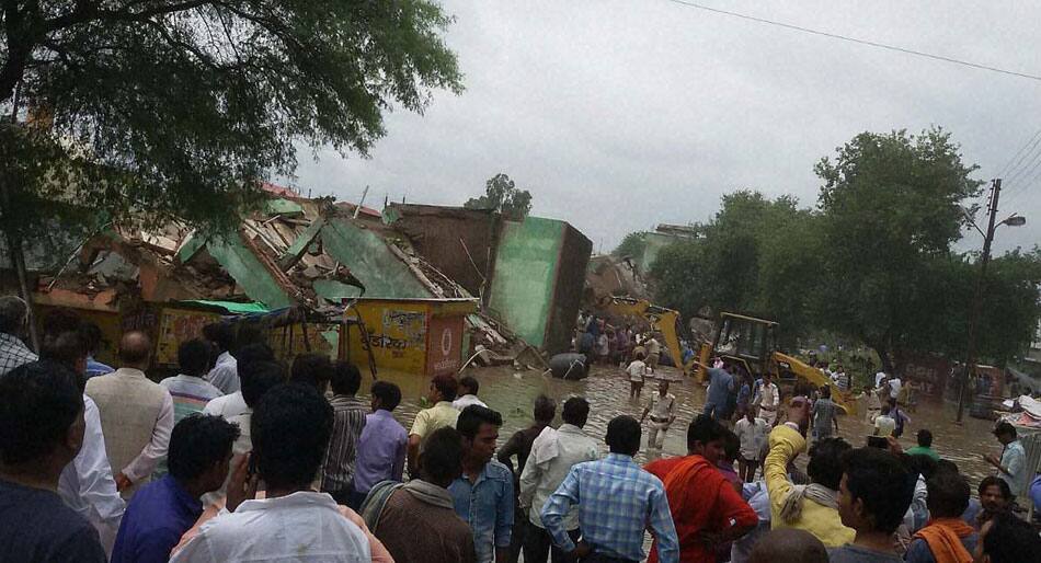Building collapsed in MP