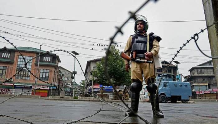 Curfew, restrictions continue for 44th day in Kashmir, life remains paralysed