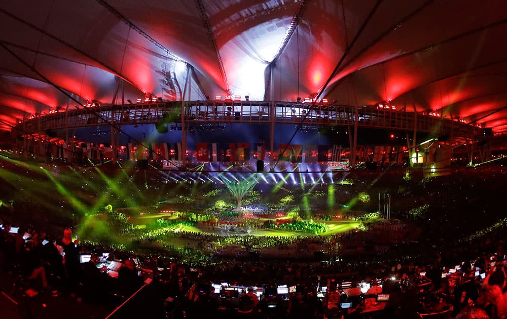 Artists perform during the closing ceremony in the Maracana stadium