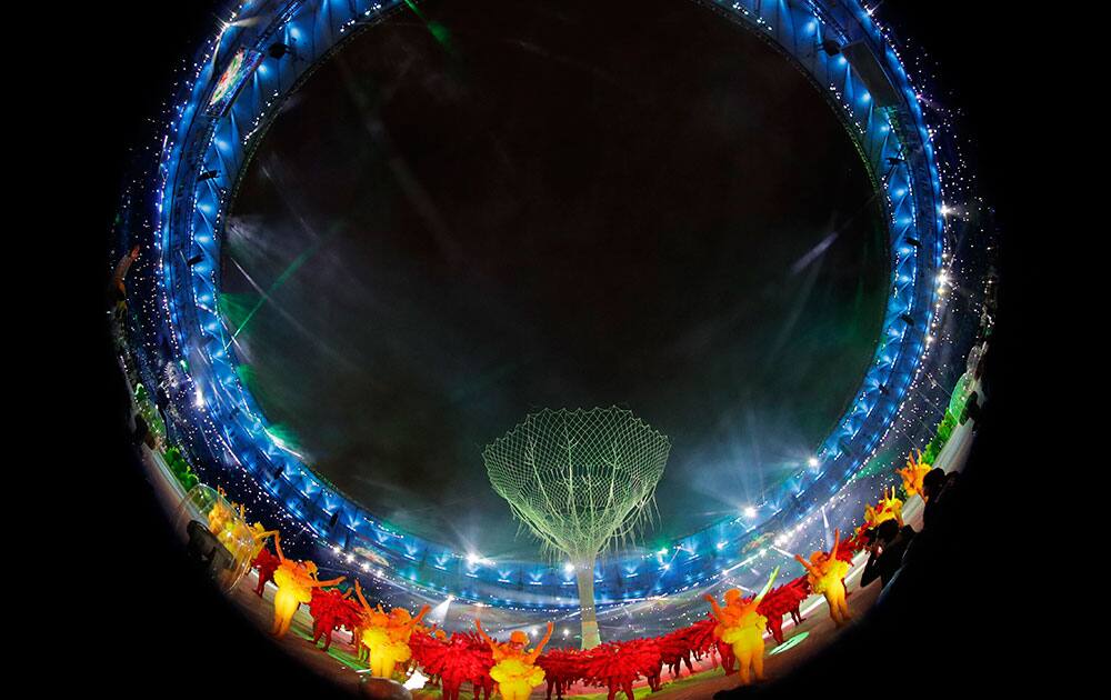 Artists perform during the closing ceremony