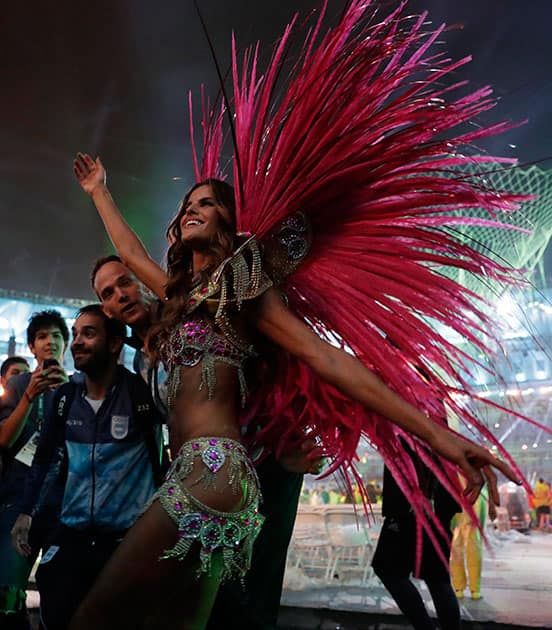 Artists perform during the closing ceremony in the Maracana stadium at the 2016 Summer Olympics in Rio de Janeiro