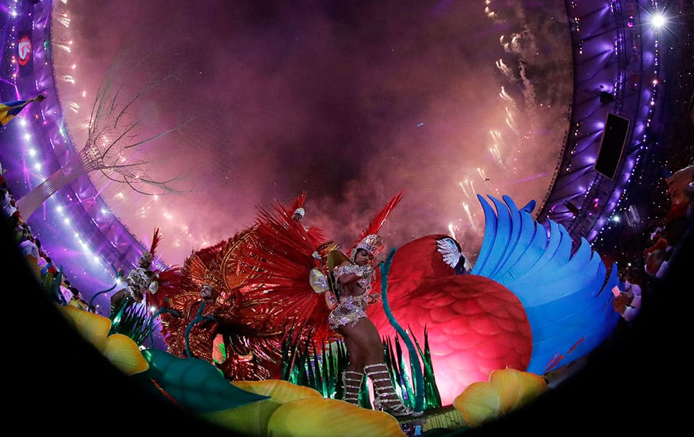 Artists perform during the closing ceremony in the Maracana stadium