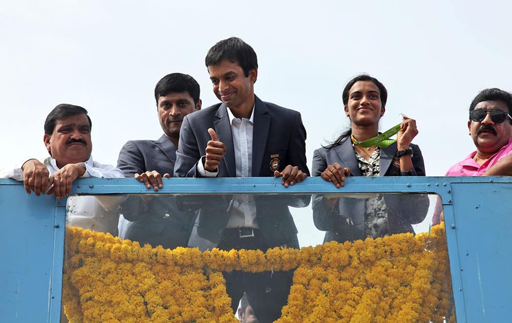 Pusarla Sindhu displays her silver medal